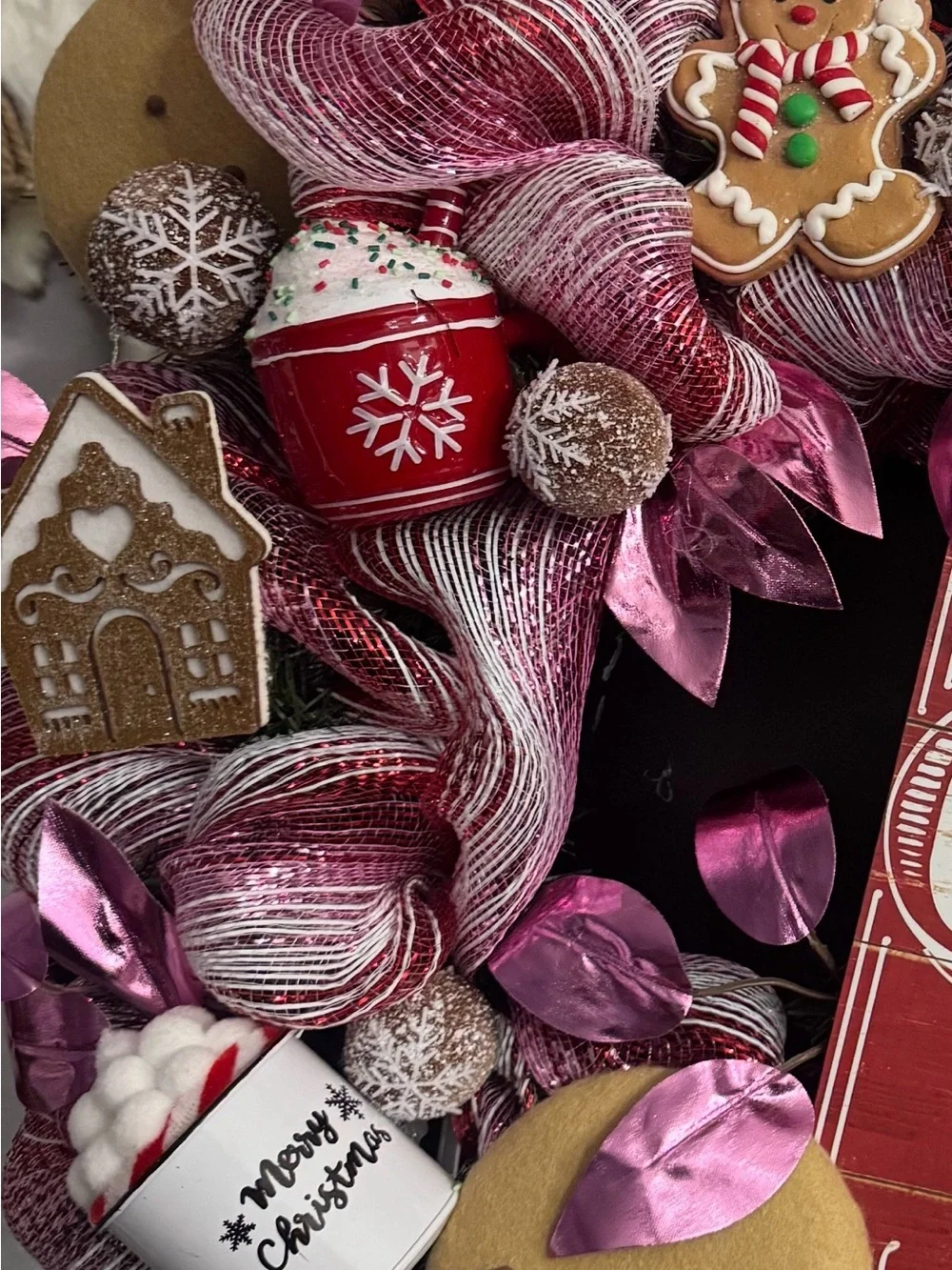 Hot Cocoa Holiday Wreath Pink & Red Accents with Gingerbread and Chocolate Chips